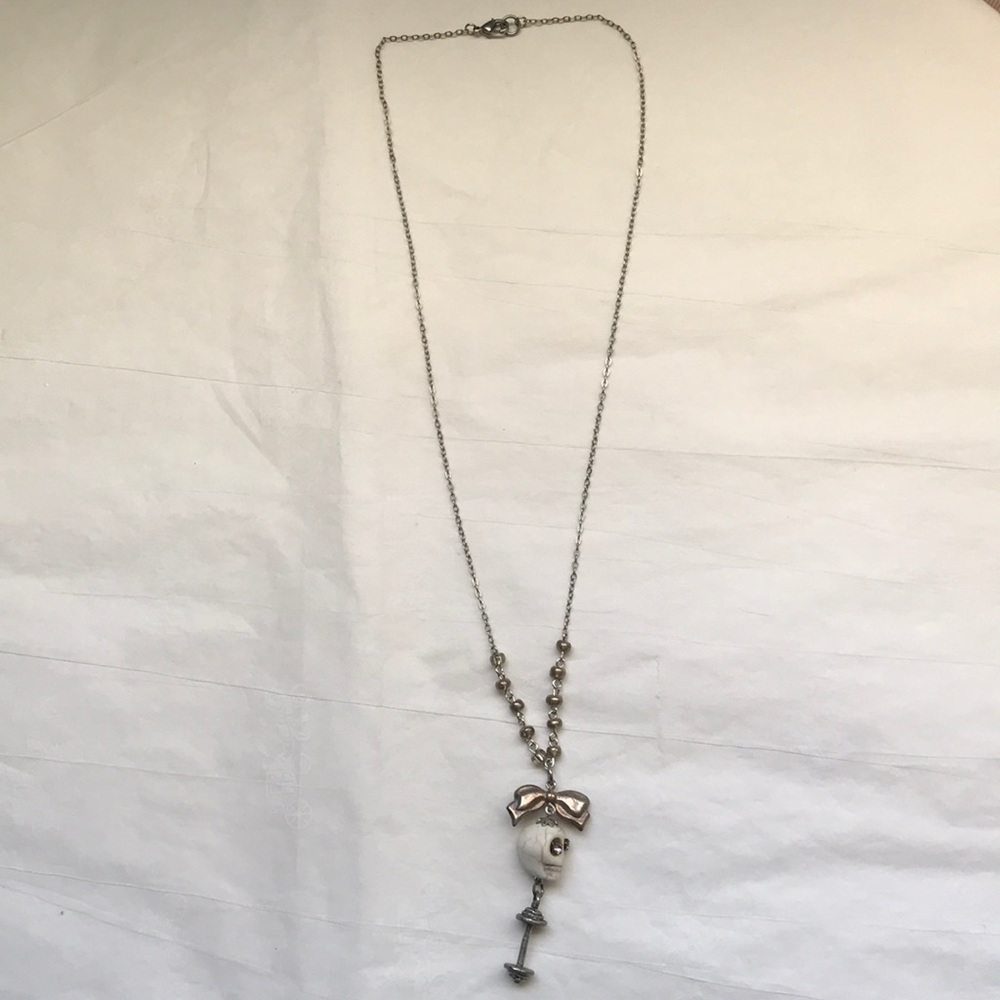 Dumbbell & skull with bow handcrafted necklace - Picture 3 of 7